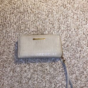 Steve Madden wristlet